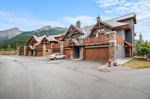 C - 425 Canyon Trail, Fernie, BC - Outdoor With Facade