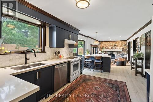 490 Conlin Road E, Oshawa (Kedron), ON - Indoor Photo Showing Kitchen With Double Sink With Upgraded Kitchen