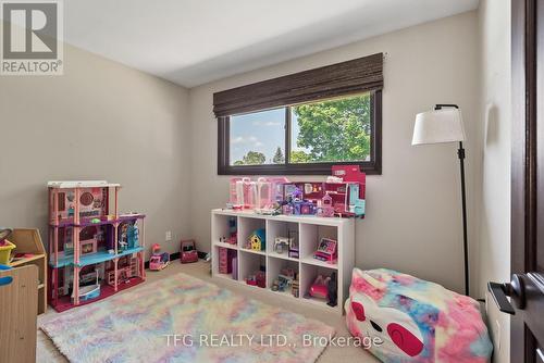 490 Conlin Road E, Oshawa (Kedron), ON - Indoor Photo Showing Bedroom