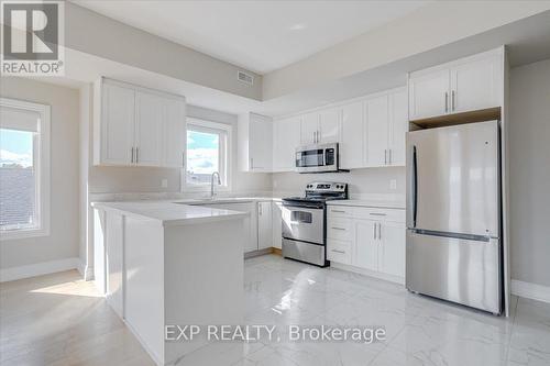 203 - 163 Port Robinson Road, Pelham, ON - Indoor Photo Showing Kitchen