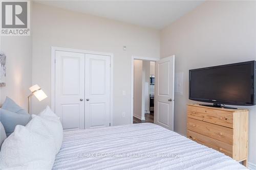 802 - 2750 King Street E, Hamilton (Corman), ON - Indoor Photo Showing Bedroom