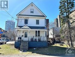 388 BERKLEY AVENUE  Ottawa, ON K2A 2G7