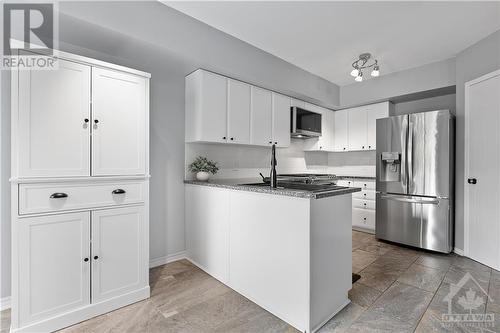 1 Chantilly Gate, Ottawa, ON - Indoor Photo Showing Kitchen