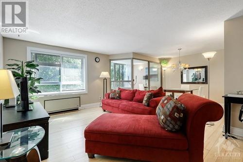 960 Teron Road Unit#202, Kanata, ON - Indoor Photo Showing Living Room