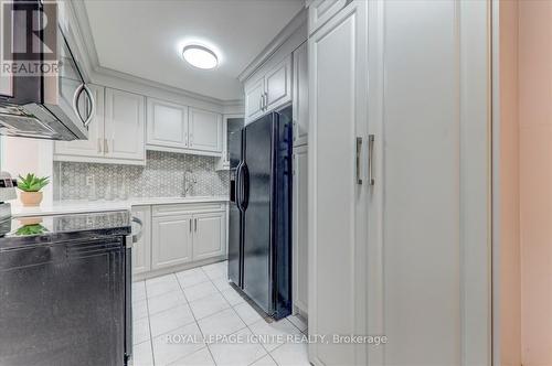 410 - 15 Sewells Road, Toronto (Malvern), ON - Indoor Photo Showing Kitchen