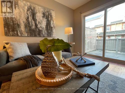 61 - 1775 Valley Farm Road, Pickering, ON - Indoor Photo Showing Living Room