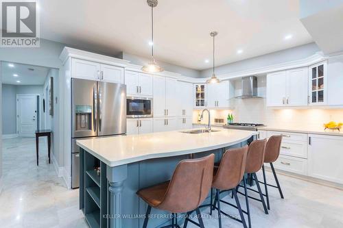 31 Glenbury Drive, Vaughan, ON - Indoor Photo Showing Kitchen With Stainless Steel Kitchen With Double Sink With Upgraded Kitchen