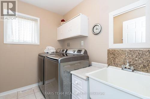 109 Dyer Drive, Wasaga Beach, ON - Indoor Photo Showing Laundry Room