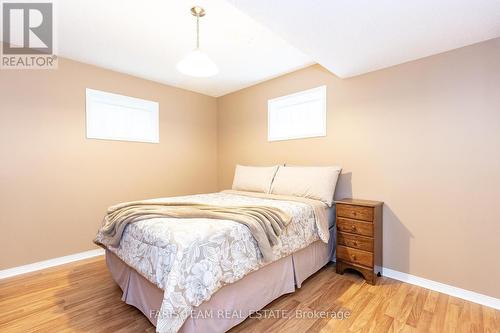 109 Dyer Drive, Wasaga Beach, ON - Indoor Photo Showing Bedroom