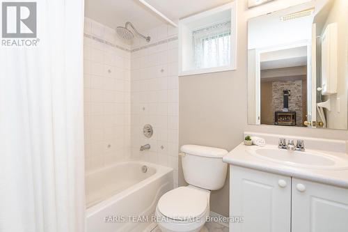 109 Dyer Drive, Wasaga Beach, ON - Indoor Photo Showing Bathroom