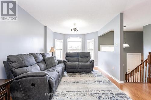 109 Dyer Drive, Wasaga Beach, ON - Indoor Photo Showing Living Room