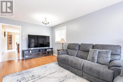 109 Dyer Drive, Wasaga Beach, ON - Indoor Photo Showing Living Room