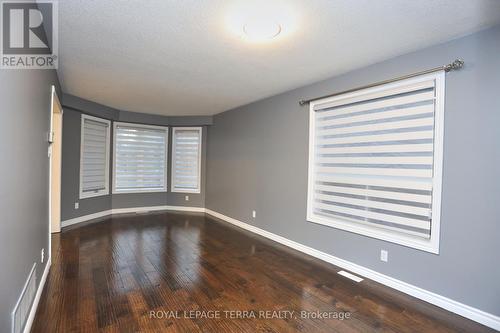 14 Ruffet Drive, Barrie, ON - Indoor Photo Showing Living Room