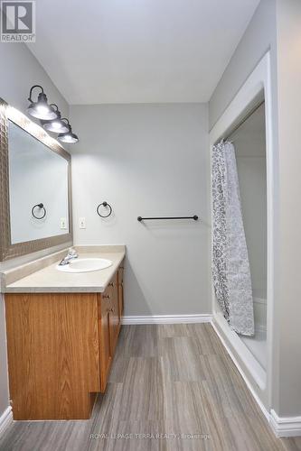 14 Ruffet Drive, Barrie, ON - Indoor Photo Showing Bathroom