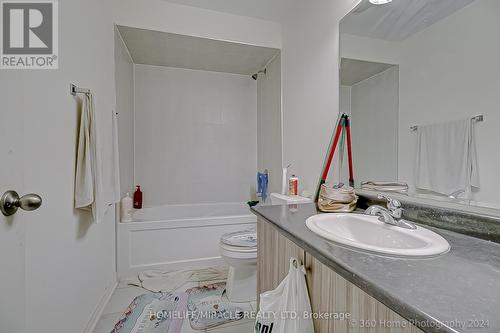 64 Finegan Circle, Brampton, ON - Indoor Photo Showing Bathroom