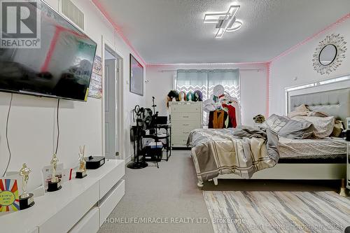 64 Finegan Circle, Brampton (Brampton West), ON - Indoor Photo Showing Bedroom