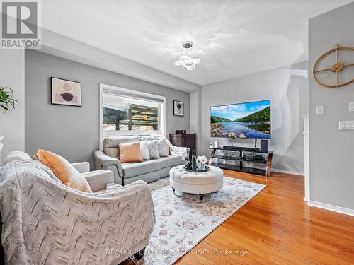 20 Prima Vista Court, Brampton (Fletcher'S Meadow), ON - Indoor Photo Showing Living Room