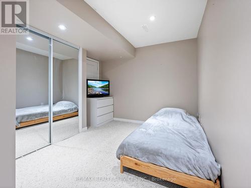 20 Prima Vista Court, Brampton (Fletcher'S Meadow), ON - Indoor Photo Showing Bedroom