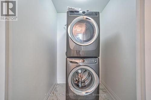 Ph 209 - 208 Enfield Place, Mississauga (City Centre), ON - Indoor Photo Showing Laundry Room