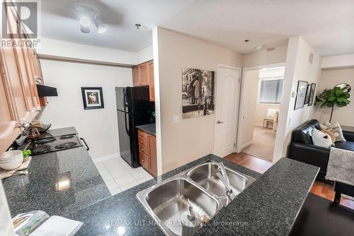 3301 - 4 Dayspring Circle, Brampton (Goreway Drive Corridor), ON - Indoor Photo Showing Kitchen With Double Sink