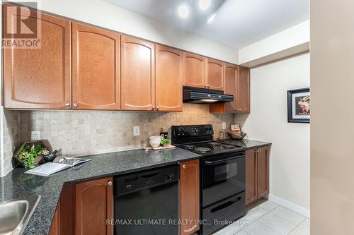 3301 - 4 Dayspring Circle, Brampton (Goreway Drive Corridor), ON - Indoor Photo Showing Kitchen