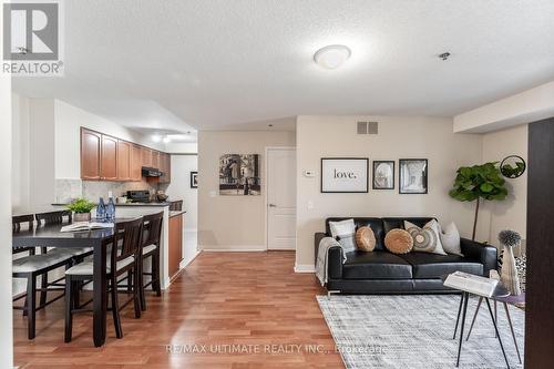 3301 - 4 Dayspring Circle, Brampton (Goreway Drive Corridor), ON - Indoor Photo Showing Living Room