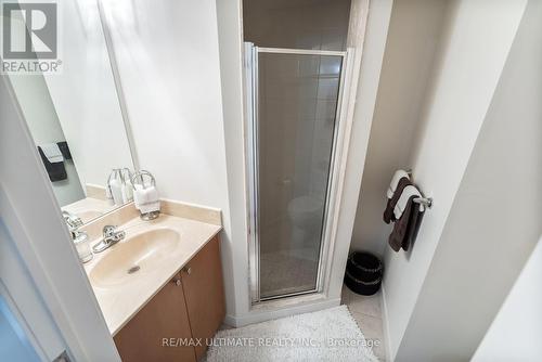 3301 - 4 Dayspring Circle, Brampton, ON - Indoor Photo Showing Bathroom