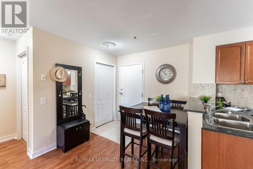 3301 - 4 Dayspring Circle, Brampton, ON - Indoor