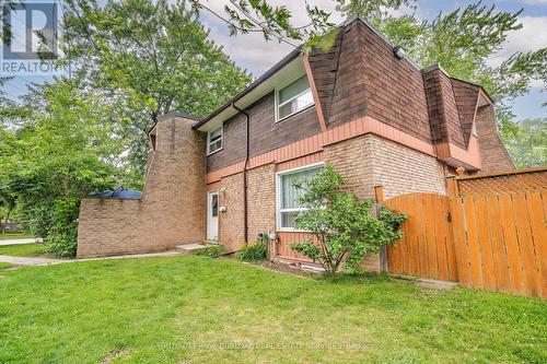 2 - 665 Francis Road, Burlington (Lasalle), ON - Outdoor