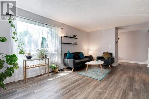 2 - 665 Francis Road, Burlington (Lasalle), ON - Indoor Photo Showing Living Room