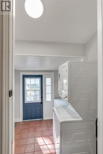 158 Front Street E, Strathroy-Caradoc (Ne), ON - Indoor Photo Showing Laundry Room