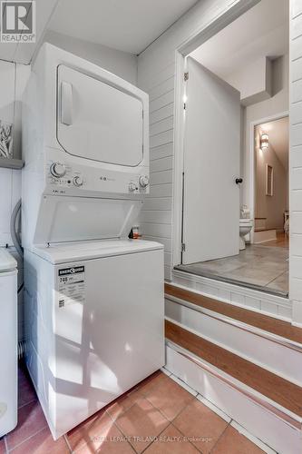 158 Front Street E, Strathroy-Caradoc (Ne), ON - Indoor Photo Showing Laundry Room