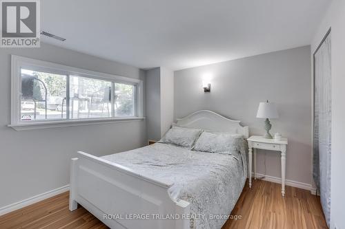 158 Front Street E, Strathroy-Caradoc (Ne), ON - Indoor Photo Showing Bedroom