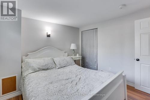 158 Front Street E, Strathroy-Caradoc (Ne), ON - Indoor Photo Showing Bedroom