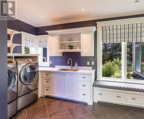 11 Hawthorn Place, St. John'S, NL - Indoor Photo Showing Laundry Room