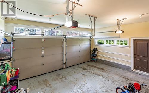 11 Hawthorn Place, St. John'S, NL - Indoor Photo Showing Garage