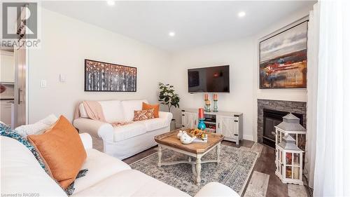 855 8Th Avenue E, Owen Sound, ON - Indoor Photo Showing Living Room With Fireplace