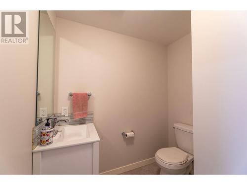 1458 Penticton Avenue Unit# 125, Penticton, BC - Indoor Photo Showing Bathroom