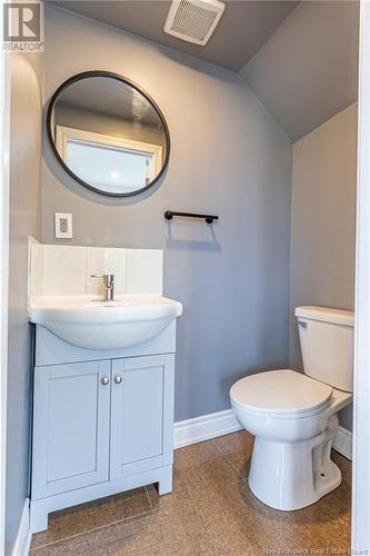 686 Bridge Street, Bathurst, NB - Indoor Photo Showing Bathroom