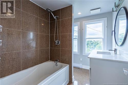 686 Bridge Street, Bathurst, NB - Indoor Photo Showing Bathroom