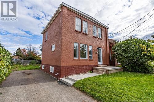 686 Bridge Street, Bathurst, NB - Outdoor