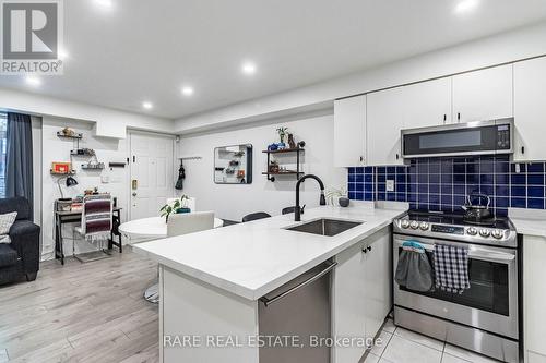 144 - 415 Jarvis Street, Toronto (Cabbagetown-South St. James Town), ON - Indoor Photo Showing Kitchen