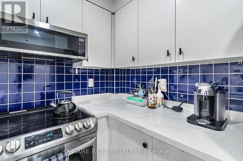 144 - 415 Jarvis Street, Toronto (Cabbagetown-South St. James Town), ON - Indoor Photo Showing Kitchen