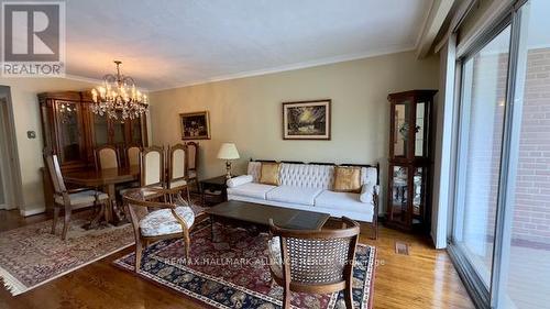 247 Woodsworth Road, Toronto (St. Andrew-Windfields), ON - Indoor Photo Showing Living Room