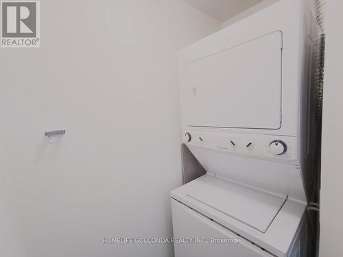 1505 - 70 Forest Manor Road, Toronto (Henry Farm), ON - Indoor Photo Showing Laundry Room