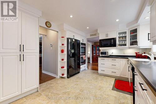 72 Lake Driveway W, Ajax, ON - Indoor Photo Showing Kitchen