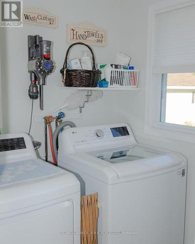 84 Driftwood Shores Road, Kawartha Lakes (Kirkfield), ON - Indoor Photo Showing Laundry Room