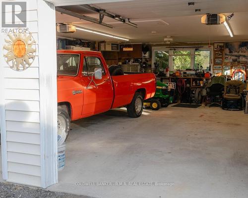 84 Driftwood Shores Road, Kawartha Lakes (Kirkfield), ON - Indoor Photo Showing Garage