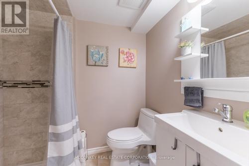 927 Donegal Street, Peterborough (Northcrest), ON - Indoor Photo Showing Bathroom