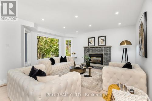 106 Hidden Trail Avenue, Richmond Hill, ON - Indoor Photo Showing Living Room With Fireplace